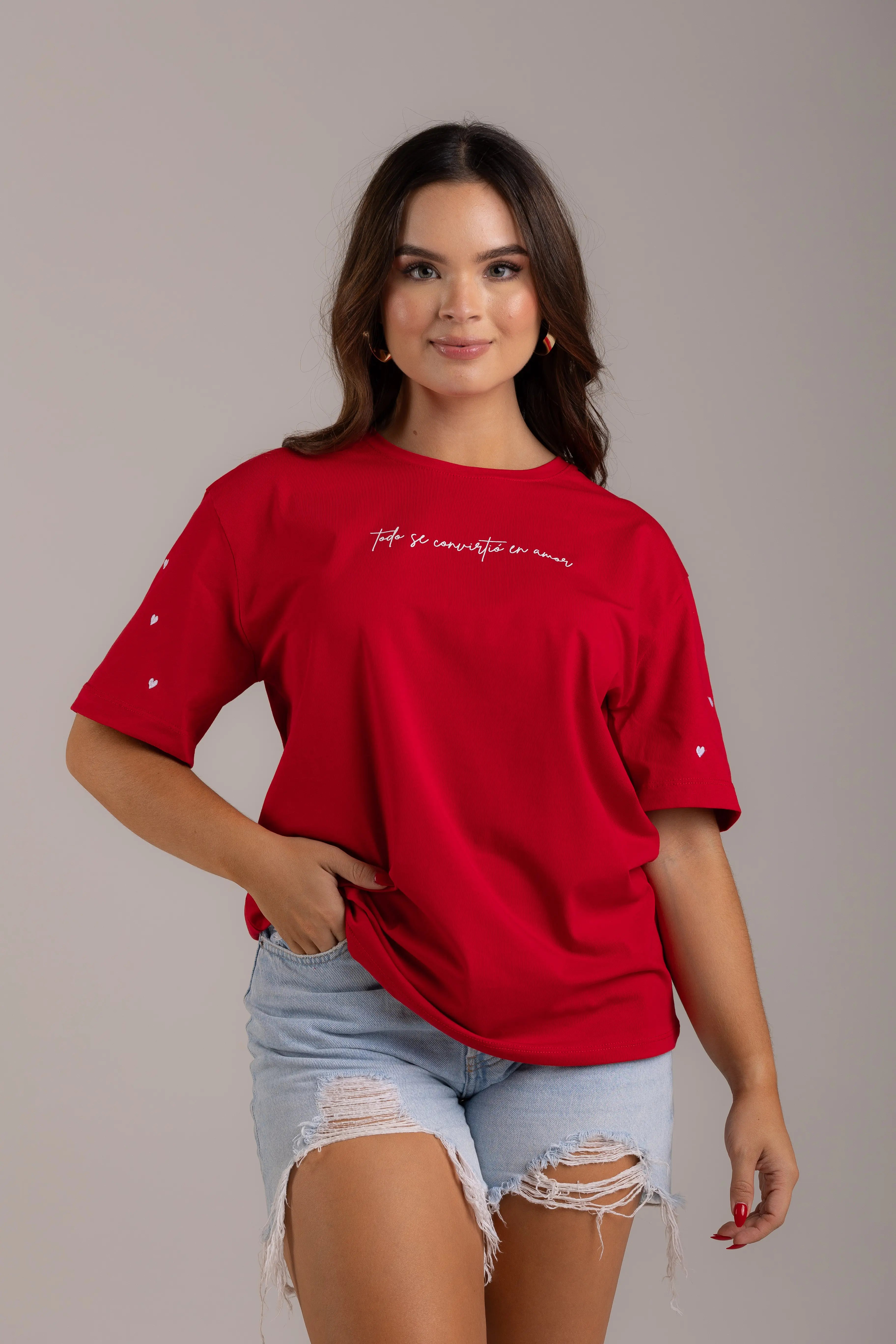 OVERSIZED TODO SE CONVIRTIO EN AMOR - BORDADA EN MANGAS|