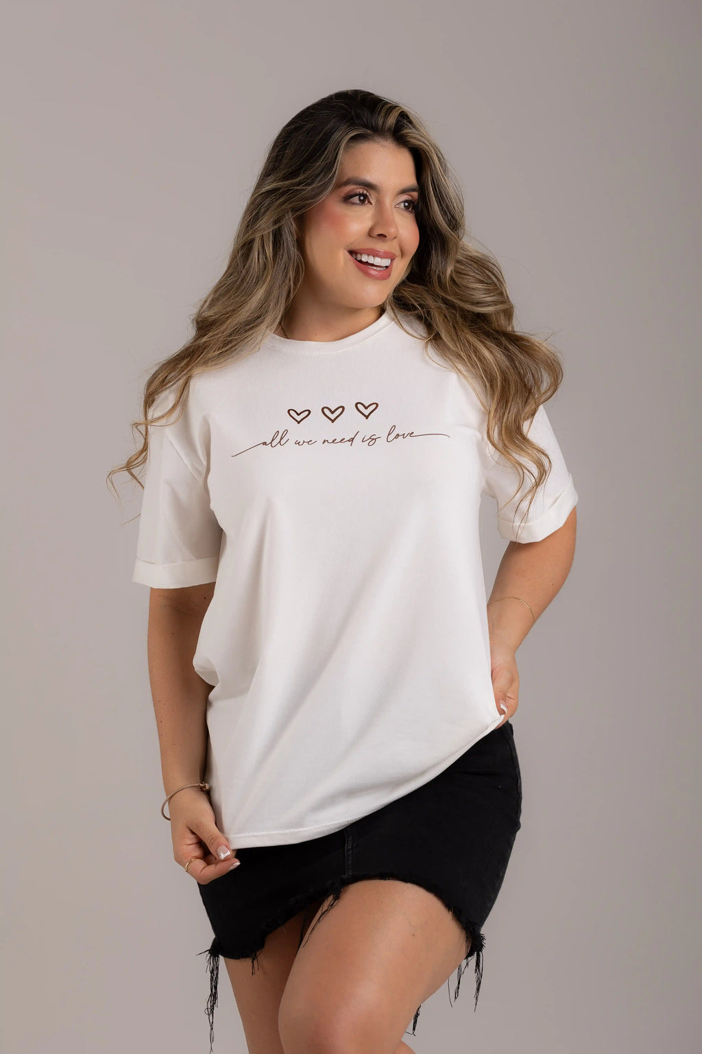 OVERSIZED ALL WE NEED IS LOVE