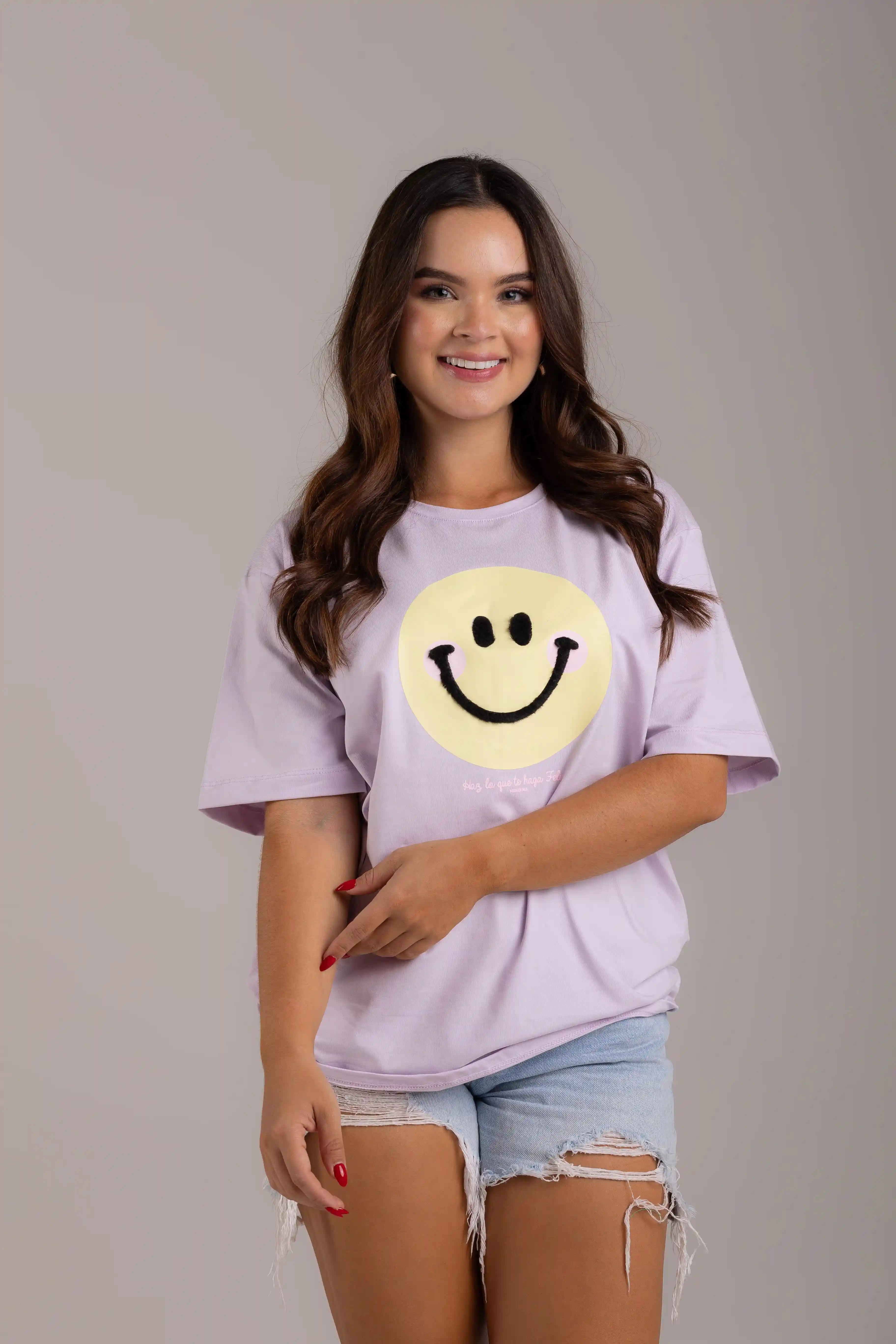 OVERSIZED  CARA FELIZ APLIQUE PELUDO