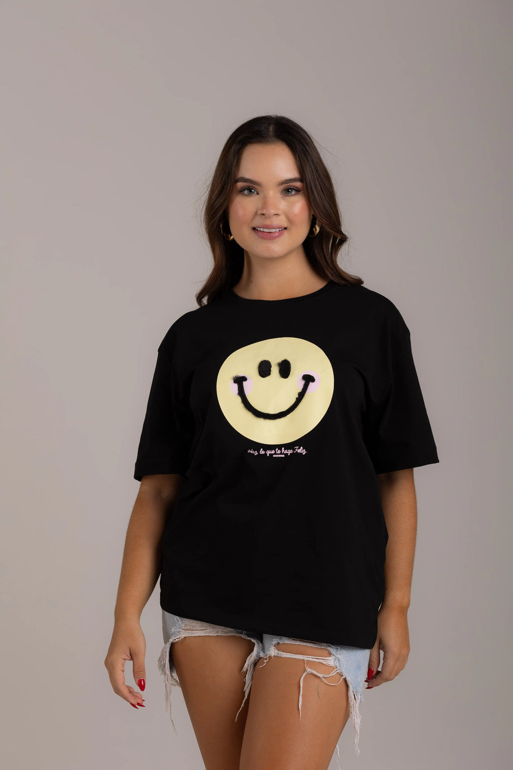 OVERSIZED  CARA FELIZ APLIQUE PELUDO