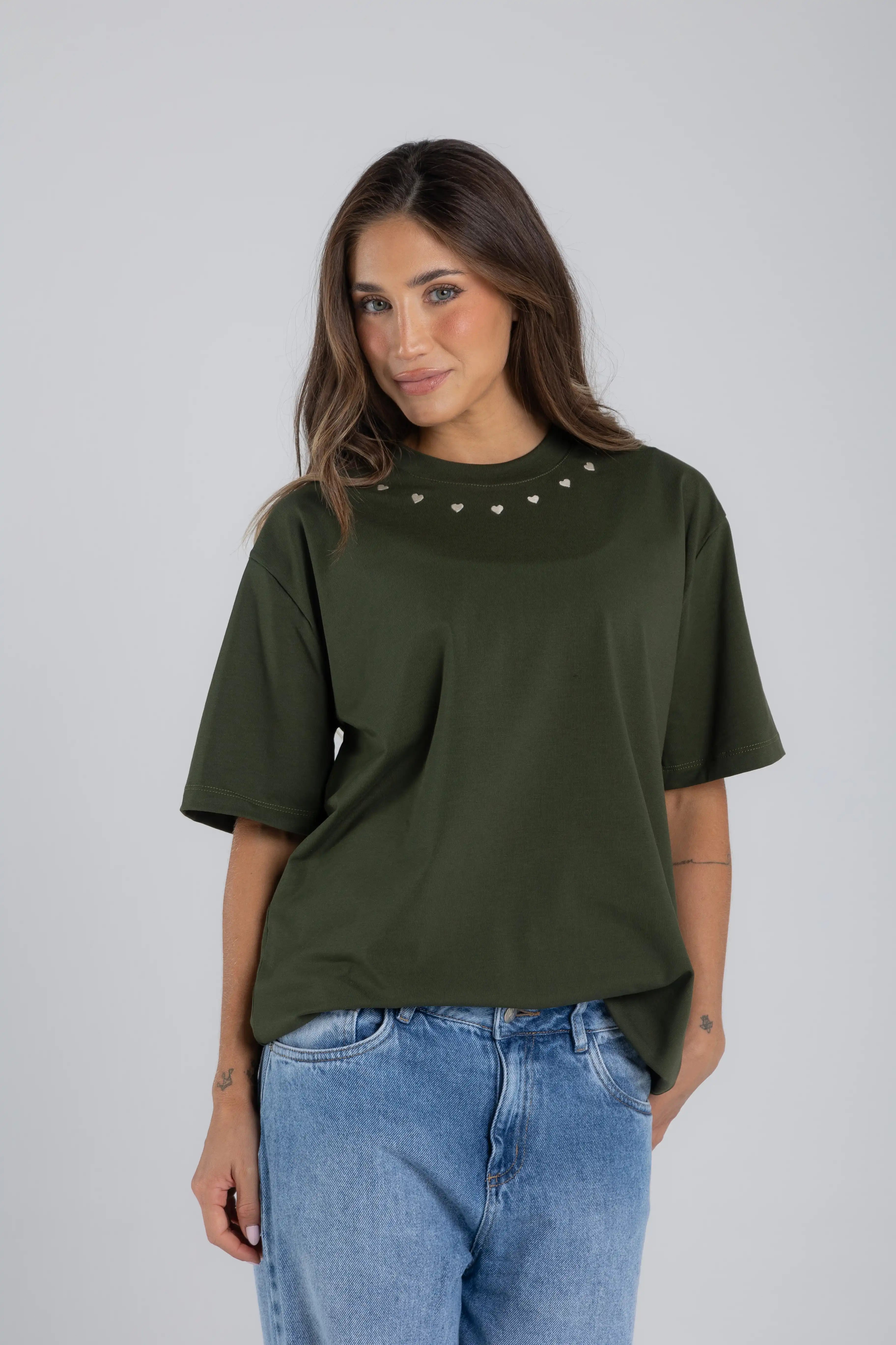 OVERSIZED CORAZONES BORDADOS