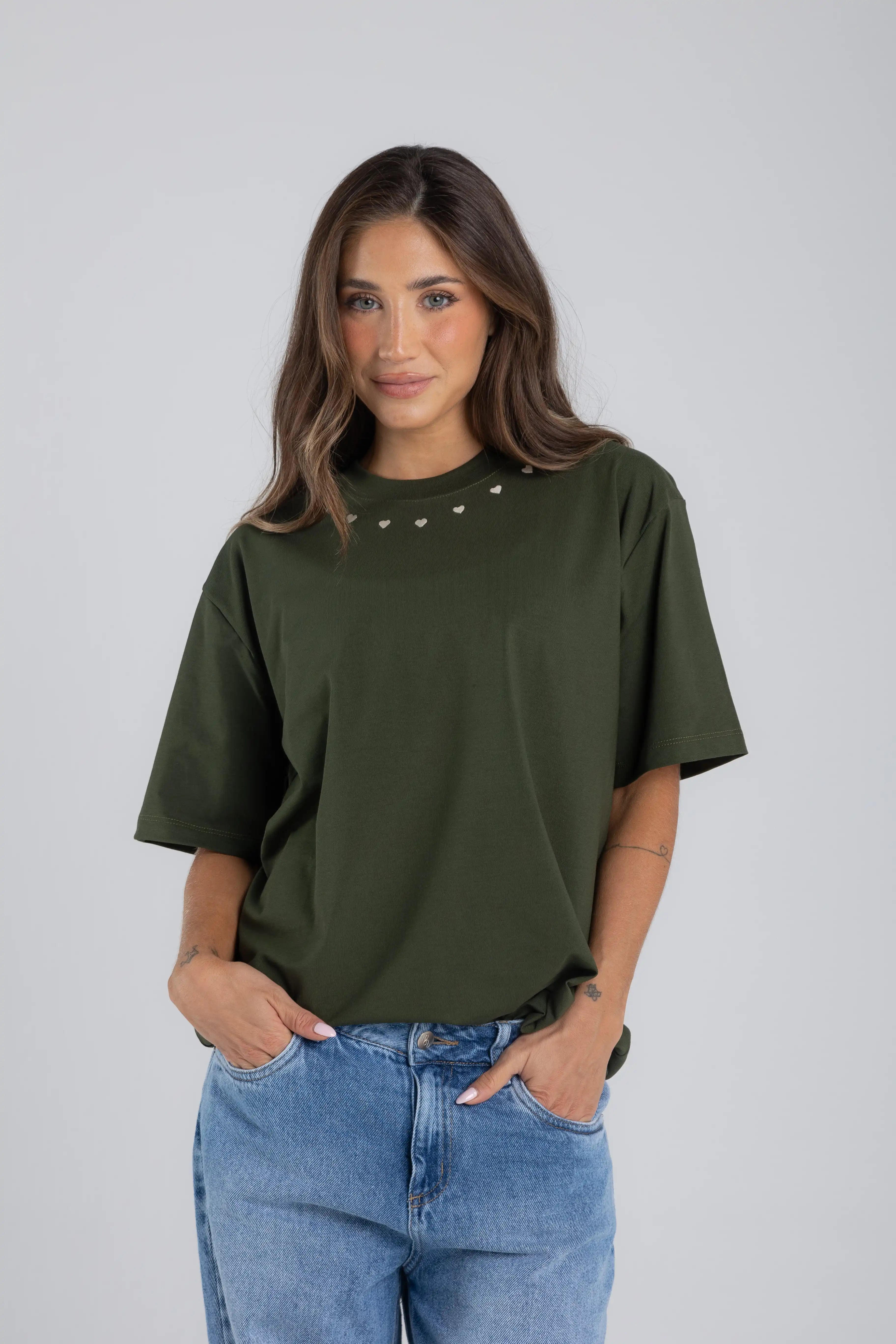 OVERSIZED CORAZONES BORDADOS