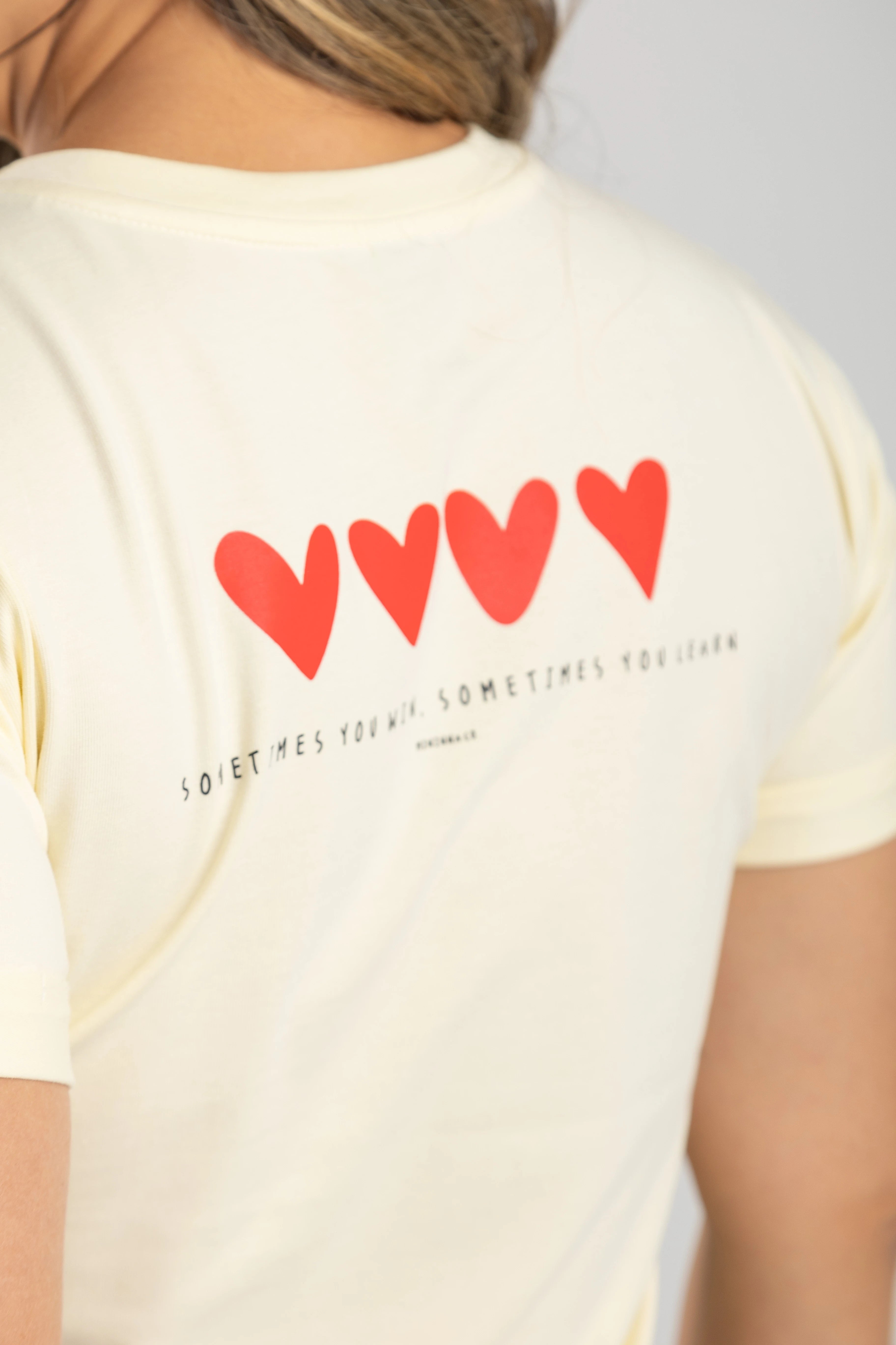 CAMISETA HOPE CORAZONES