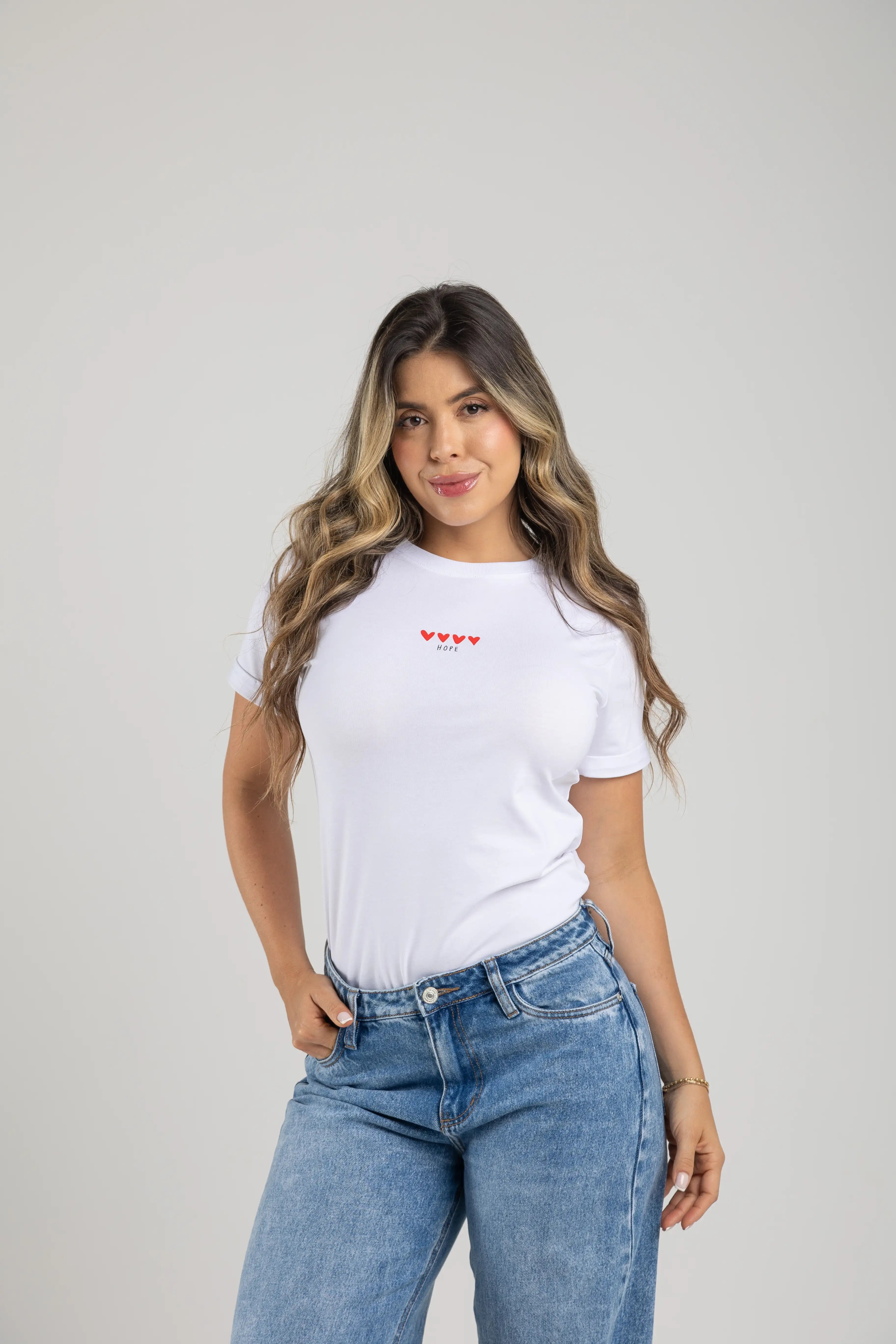 CAMISETA HOPE CORAZONES