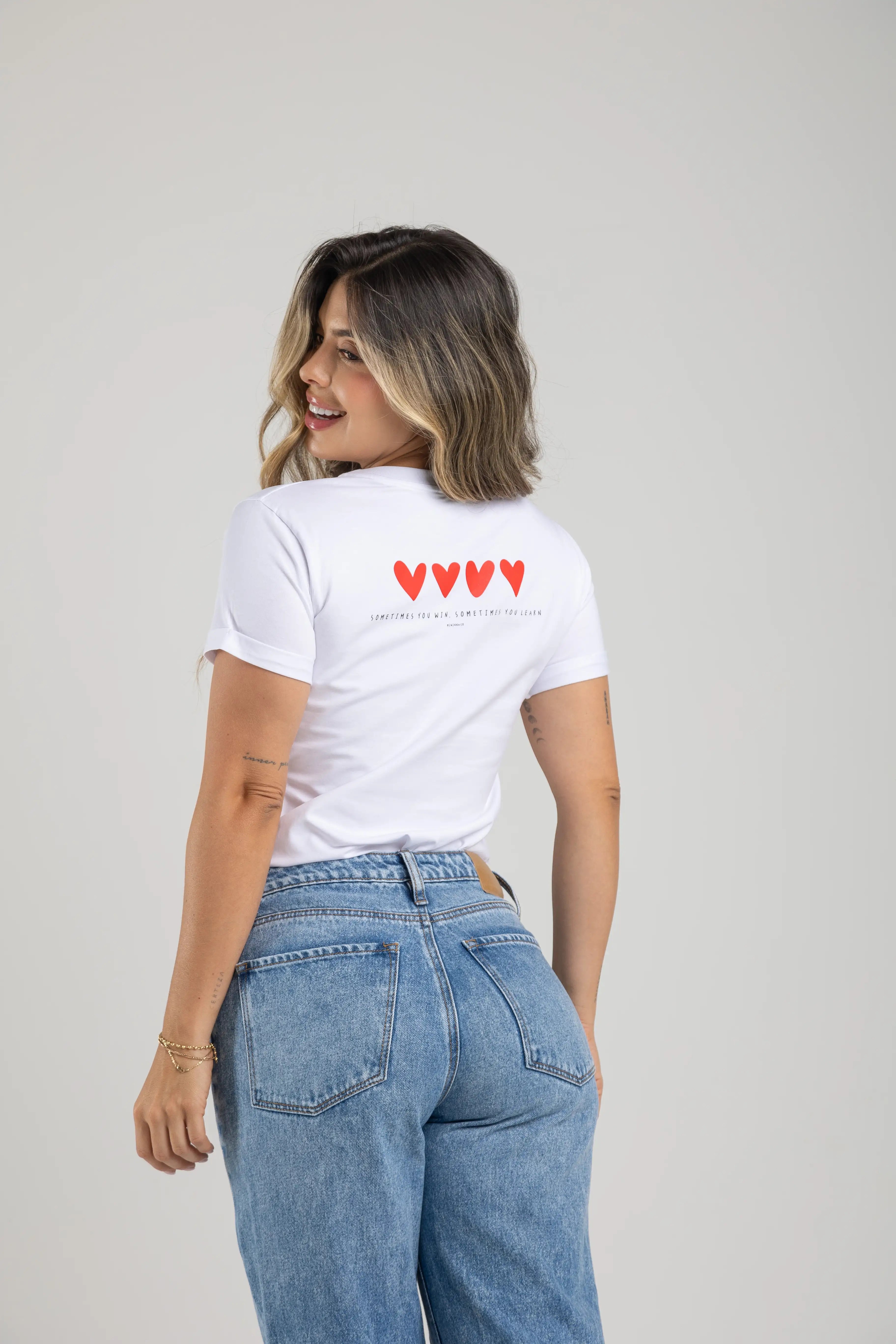 CAMISETA HOPE CORAZONES