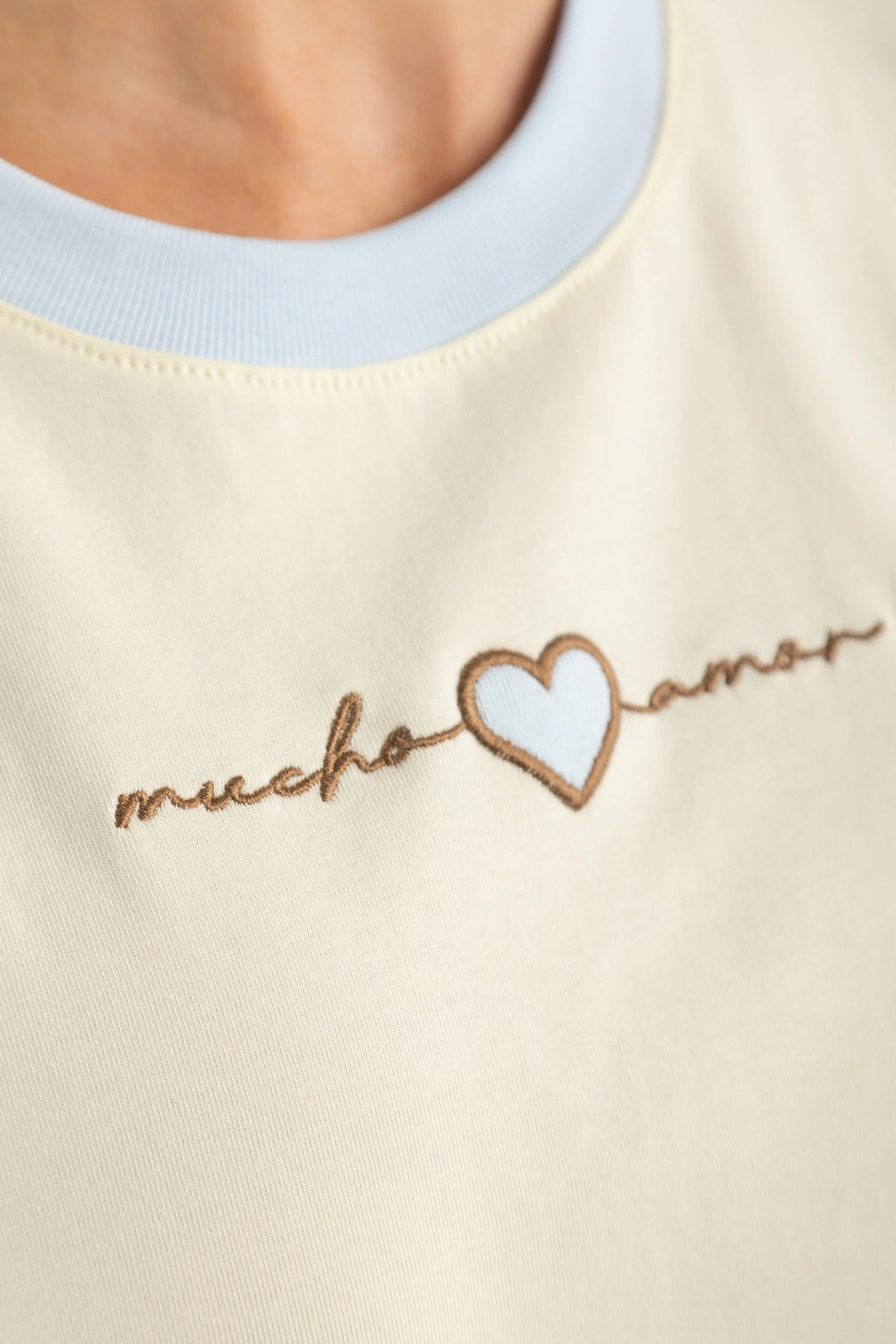OVERSIZED MUCHO AMOR