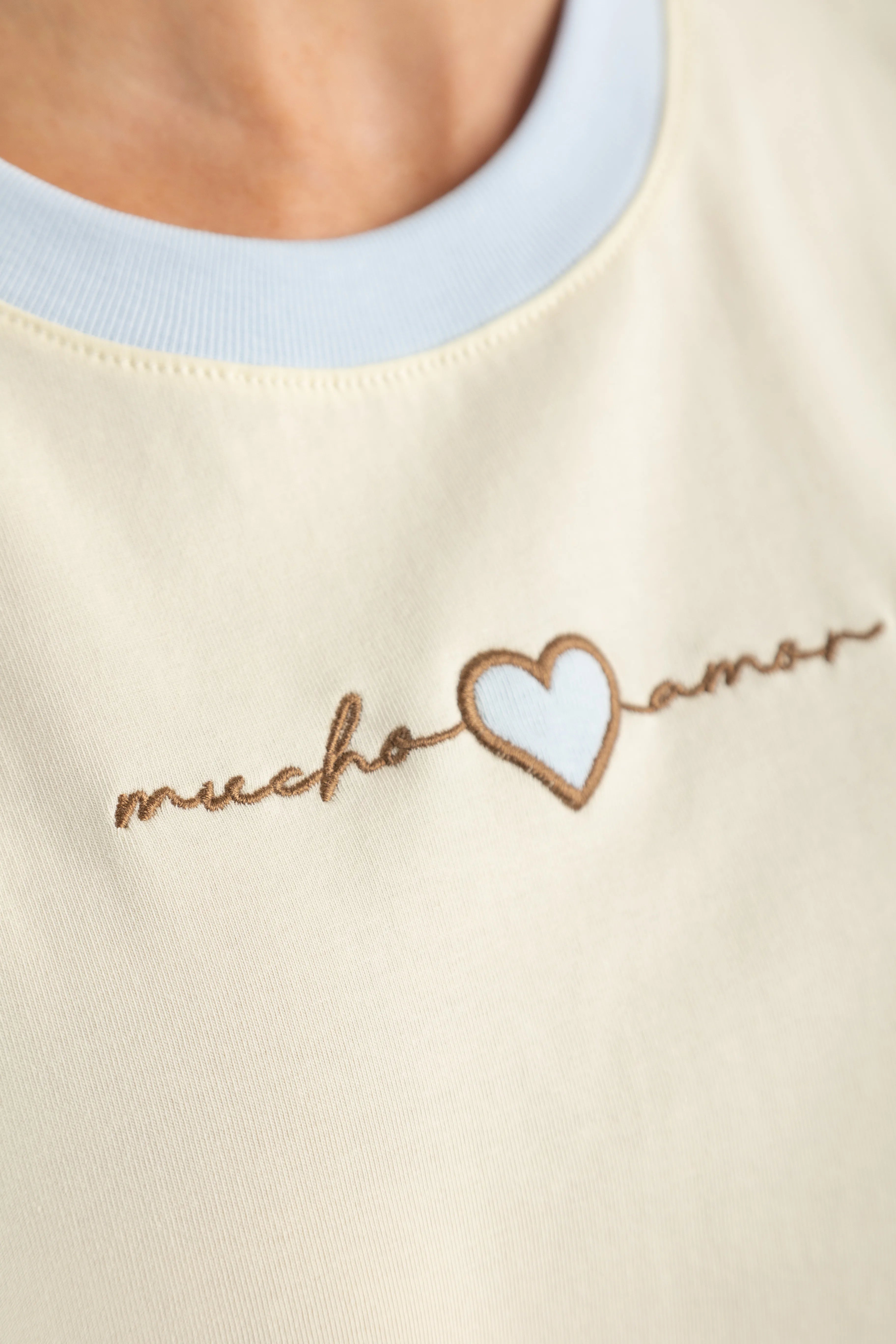 OVERSIZED MUCHO AMOR