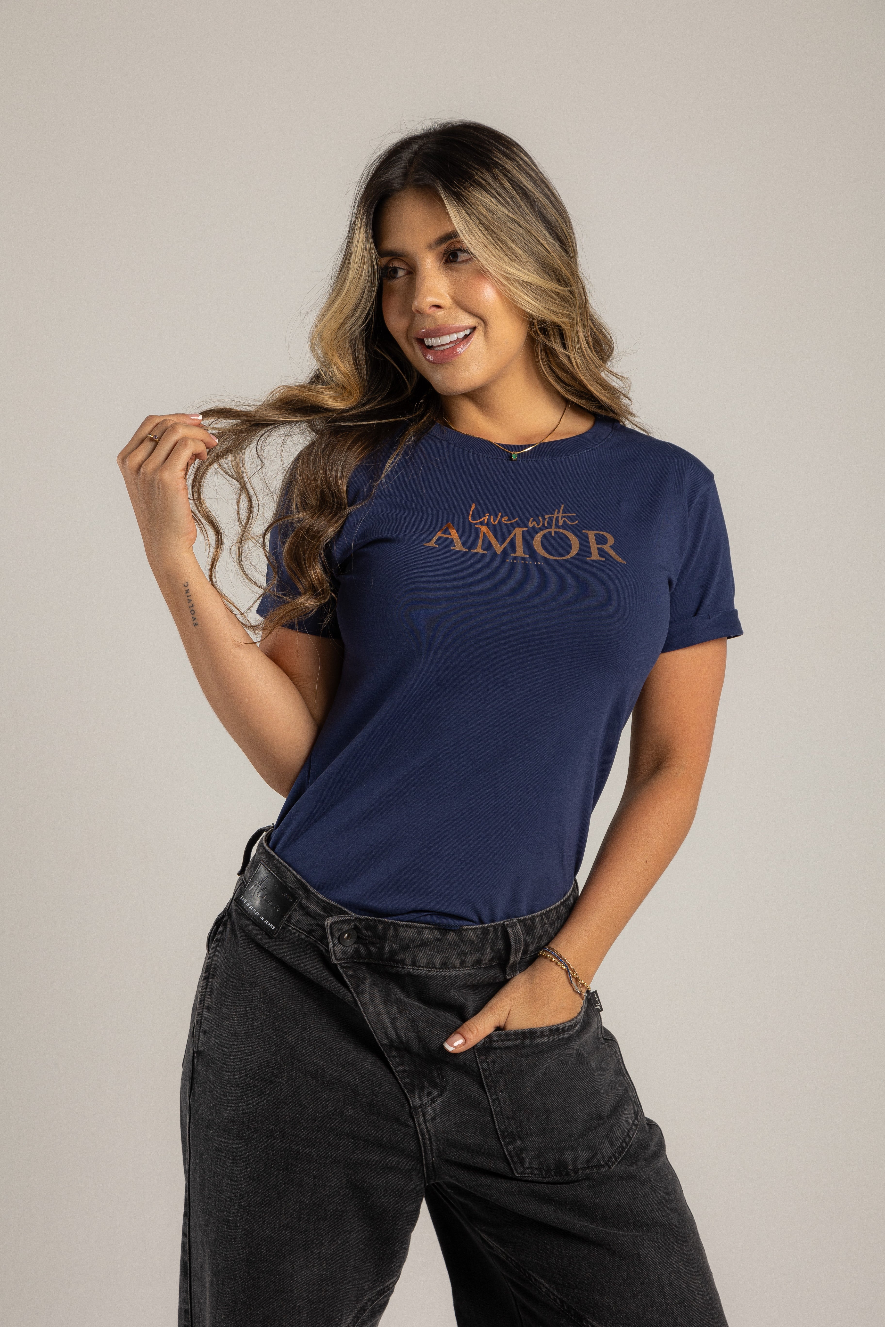 CAMISETA LIVE WITH AMOR