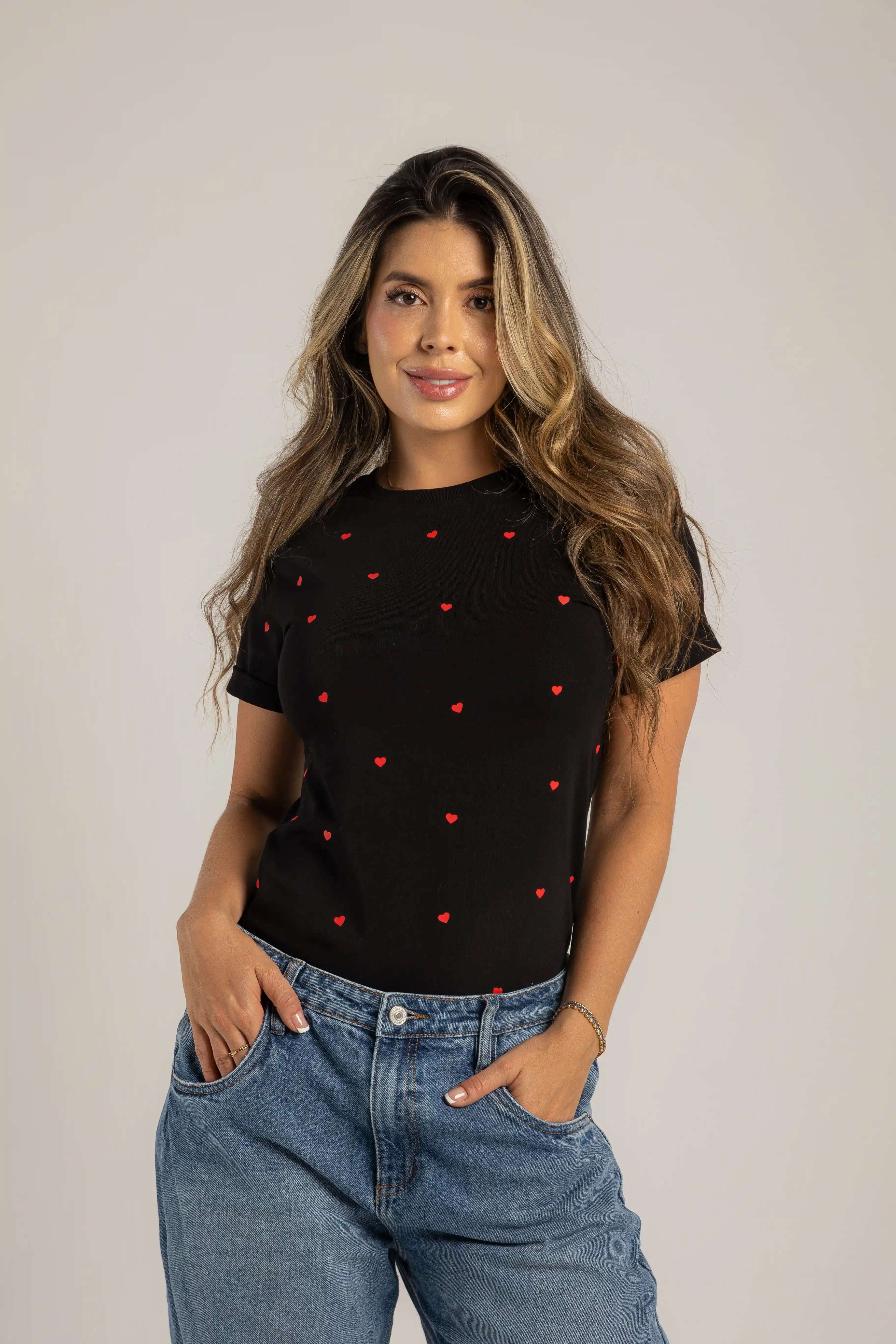 CAMISETA CORAZONES