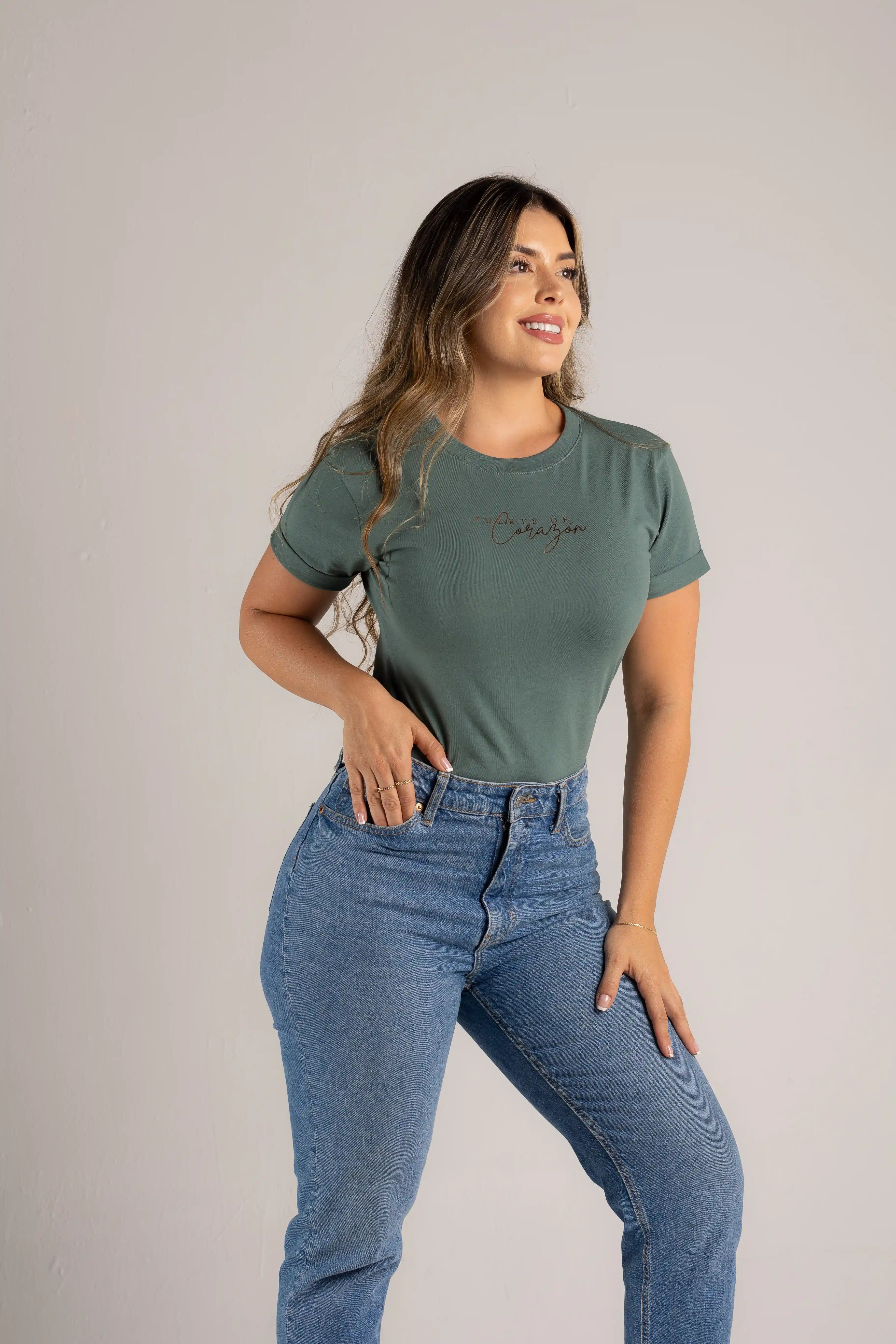 CAMISETA FUERTE DE CORAZÓN