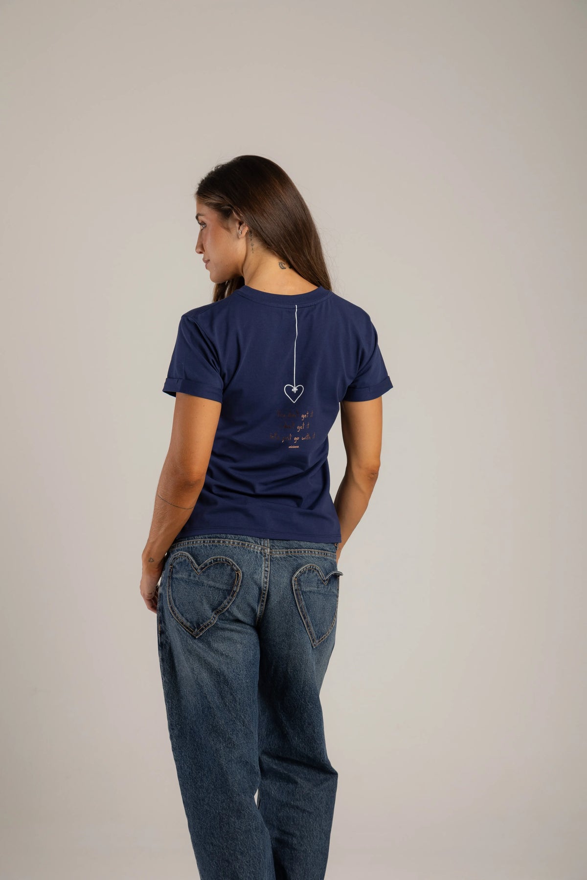 CAMISETA CORAZÓN COLGADO