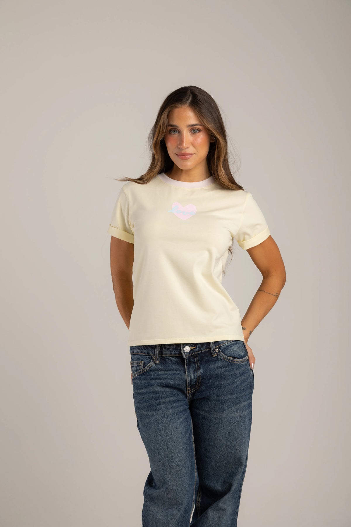CAMISETA LOVE PASTELES