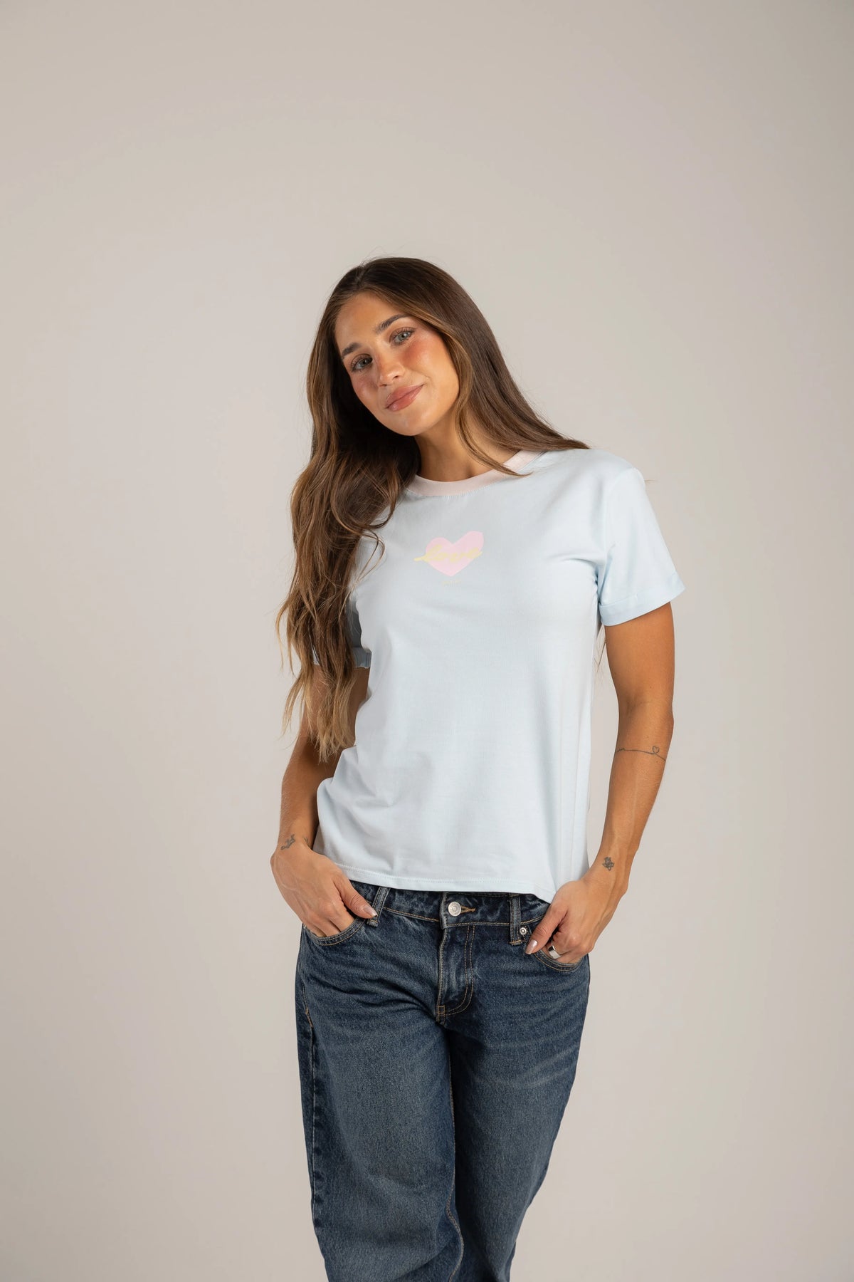 CAMISETA LOVE PASTELES