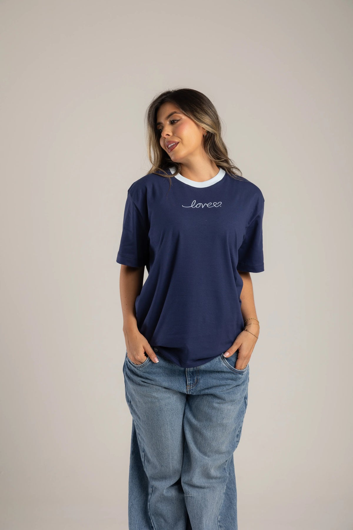 OVERSIZED LOVE BORDADA