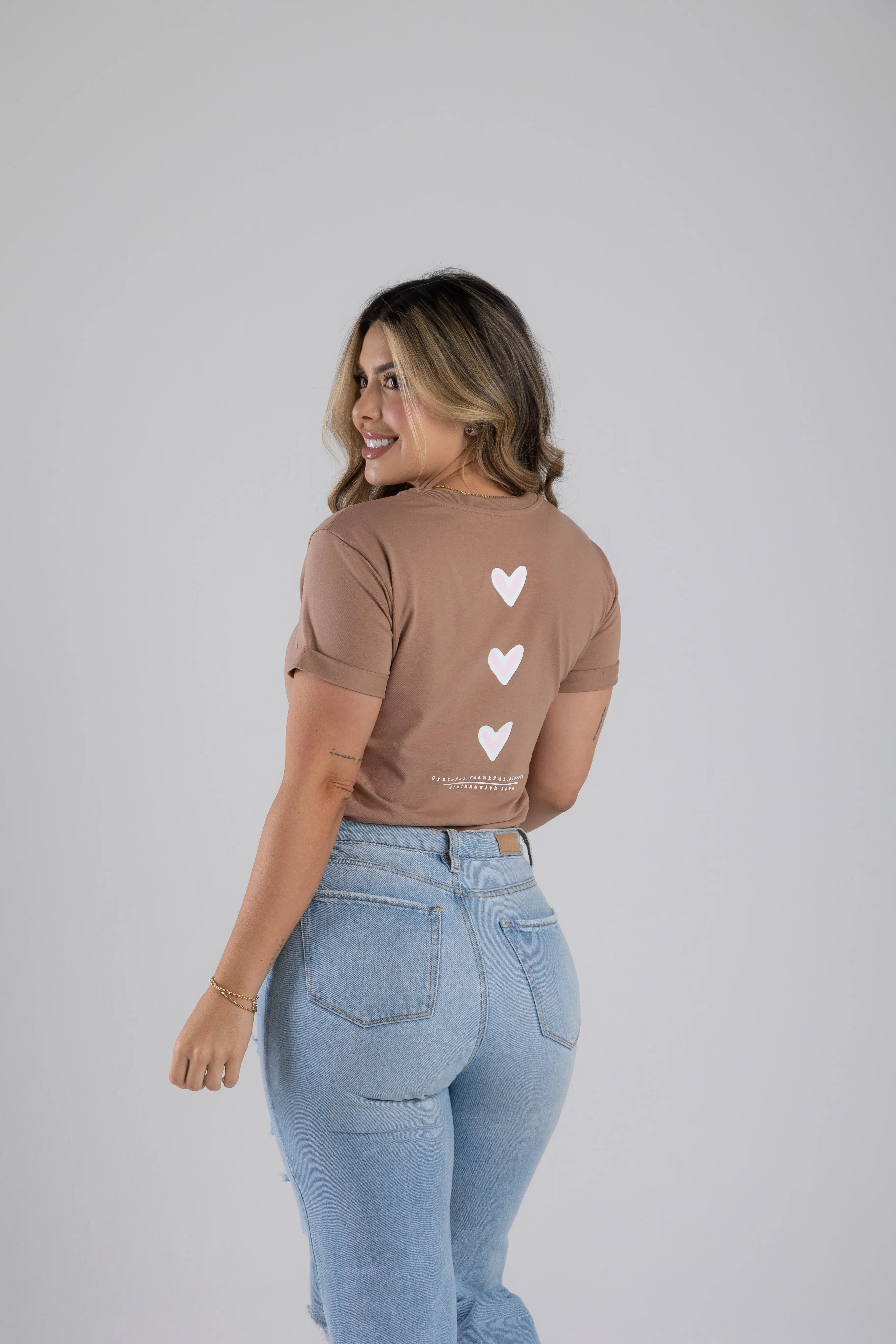 CAMISETA TRES CORAZONES